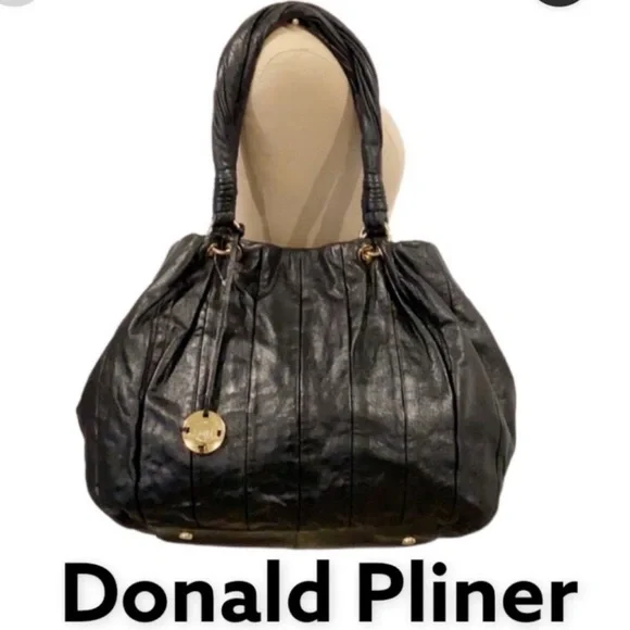 Donald J. Pliner Elegant Black Shoulder Bag - Picture 1 of 2